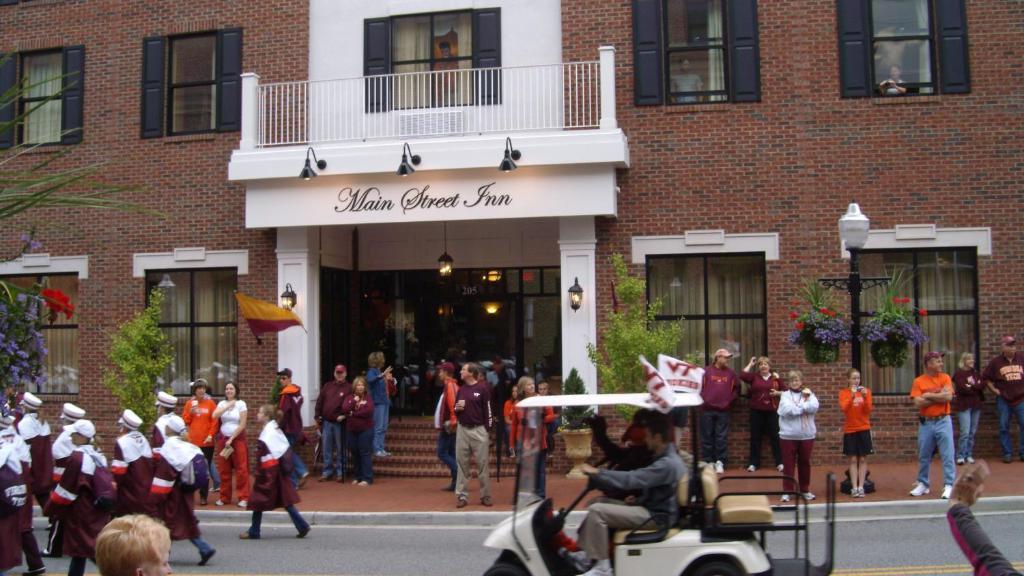 布莱克斯堡主街酒店 外观 照片